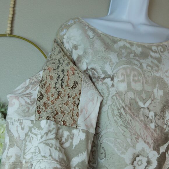 Chico's Floral Paisley Lace Detail 1/2 Sleeve Top Size 2 - Picture 5 of 10